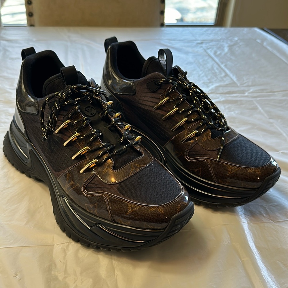Brand New Authentic Louis Vuitton Run Away Pulse sneaker size 8 men’s